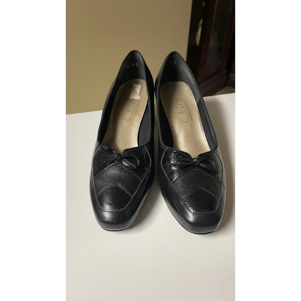 Selby ComfortFlex Black Leather Low Heel Pumps Bow Accent Women's Size 9.5B‎
